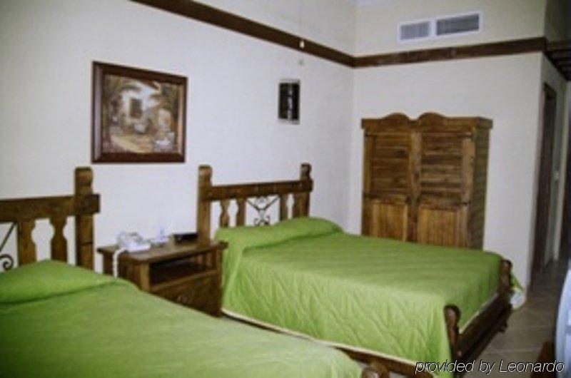 Matum Hotel & Casino Santiago De Los Caballeros Room photo